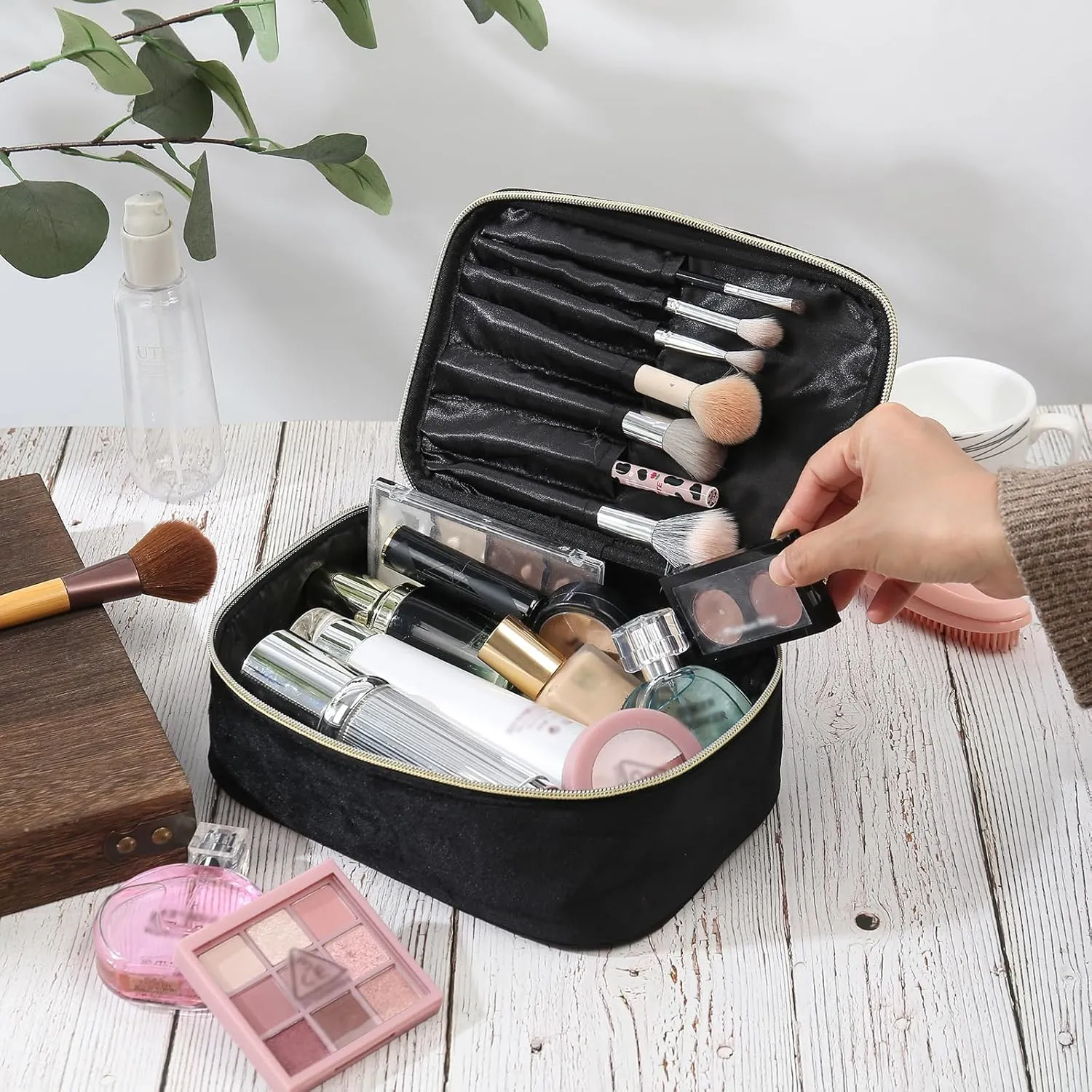 Personalized Toiletry Bag Set for Women Gitfs with Name Custom Dopp Kits Travel Organizer for Wife Mother Daughter Mother's Day (Color 2)